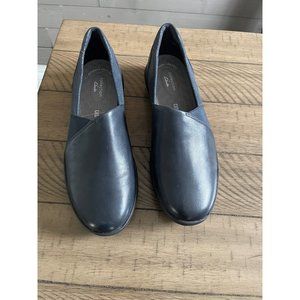 Women’s Clark’s Kayleigh Step in Navy Combi size 10